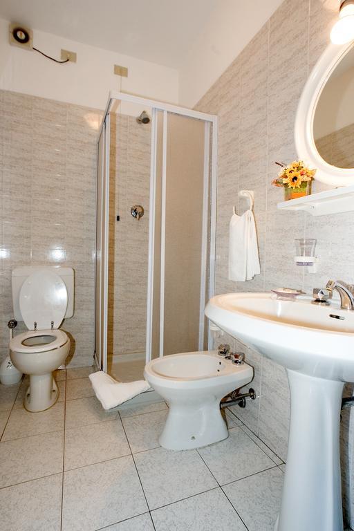 Hotel Del Mera Sorico Quarto foto
